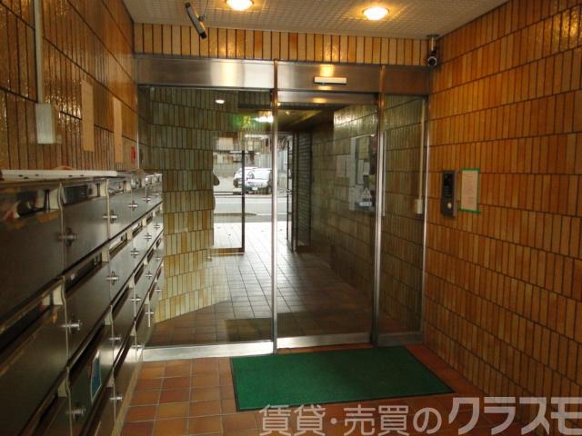 28/30 エントランス