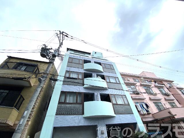 17/23 エントランス