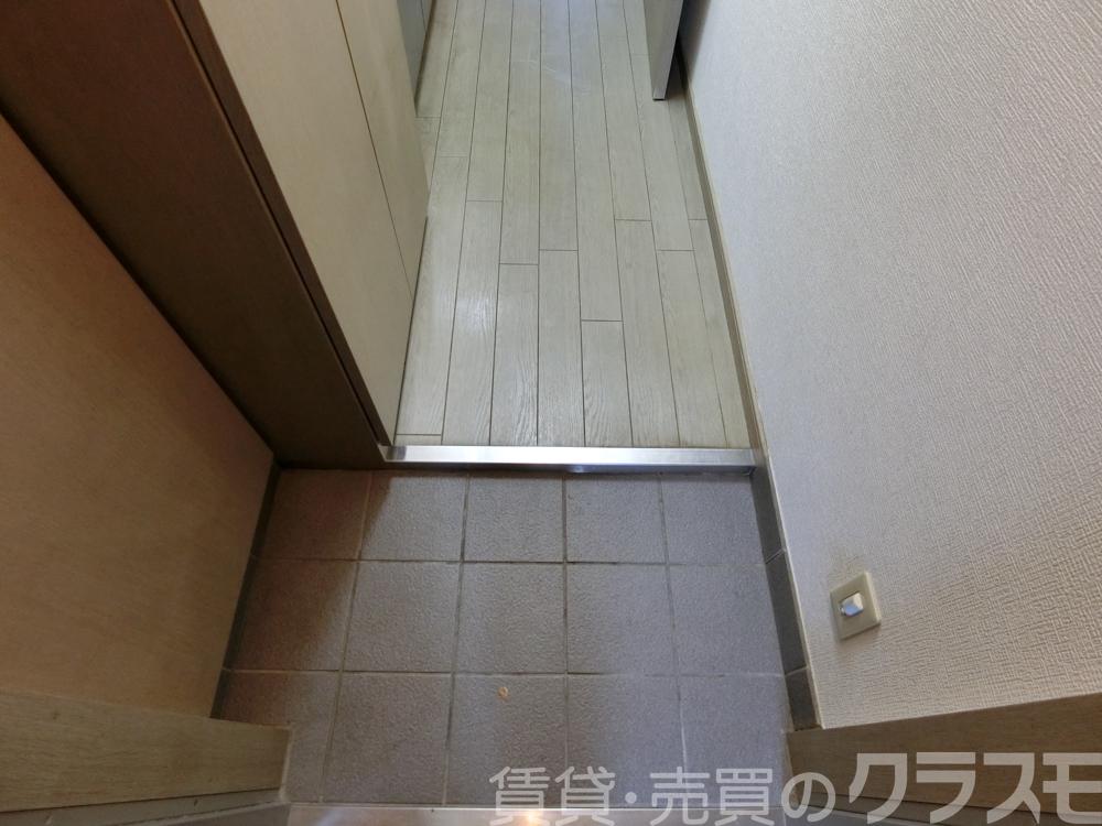 14/30 玄関