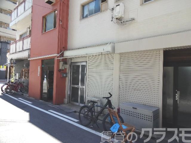 18/23 エントランス