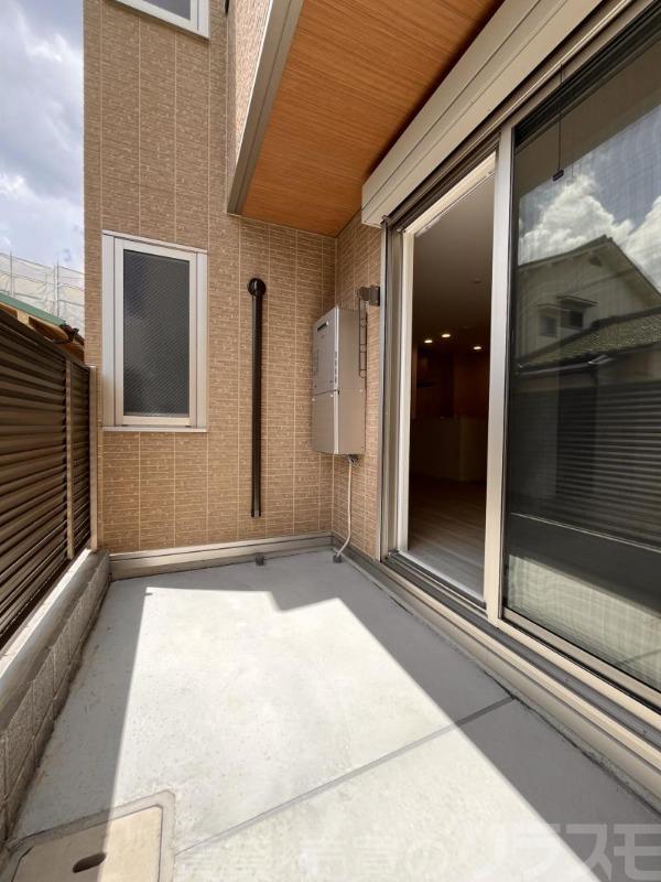 23/30 バルコニー