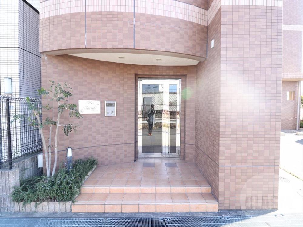 22/30 エントランス