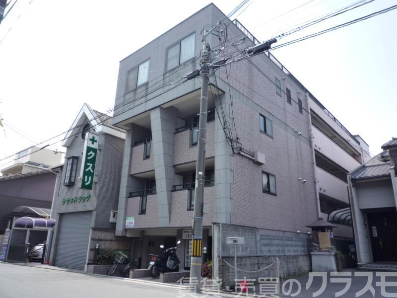 30/30 エントランス