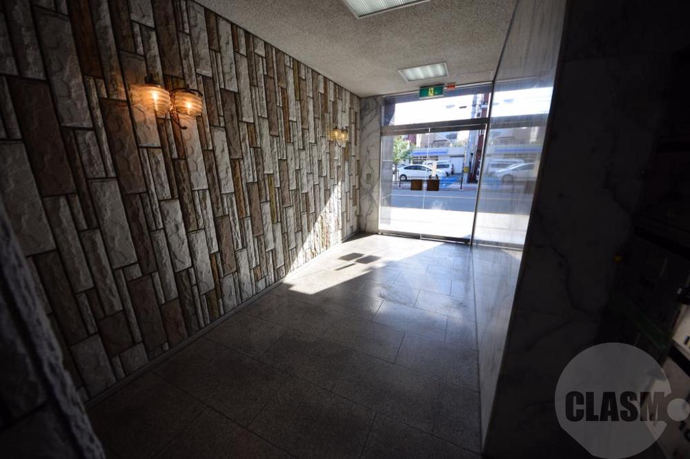 18/26 エントランス