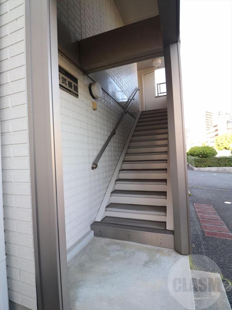 22/30 エントランス