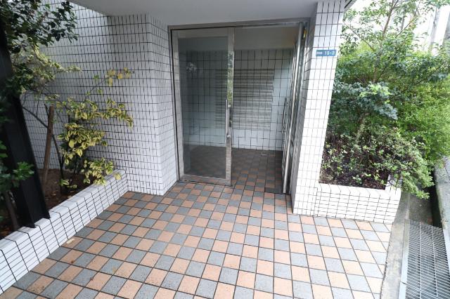 22/30 エントランス