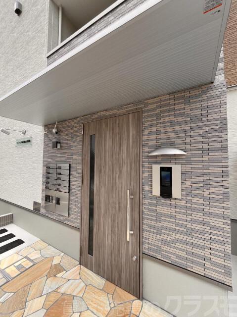 27/30 エントランス