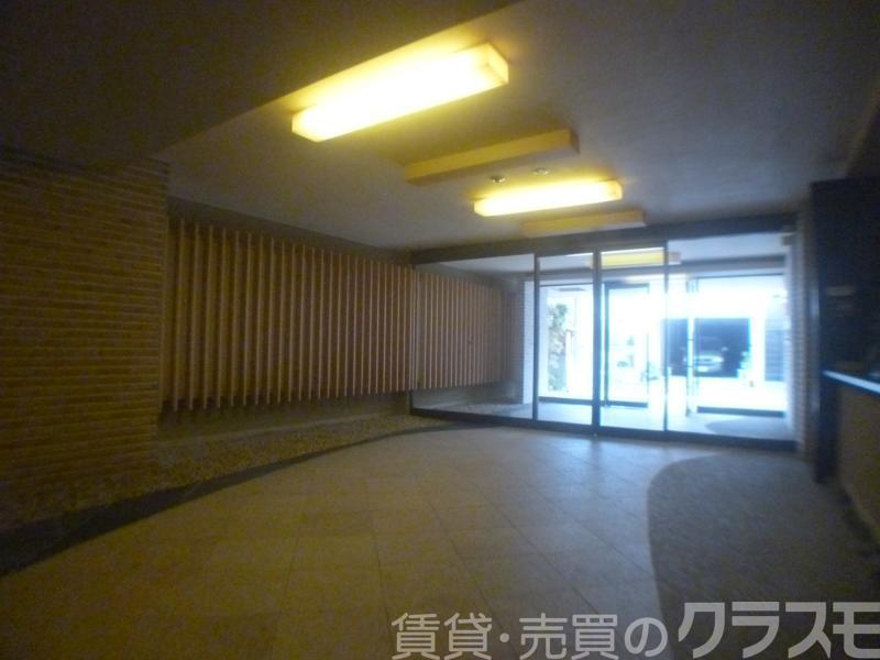 28/30 エントランス