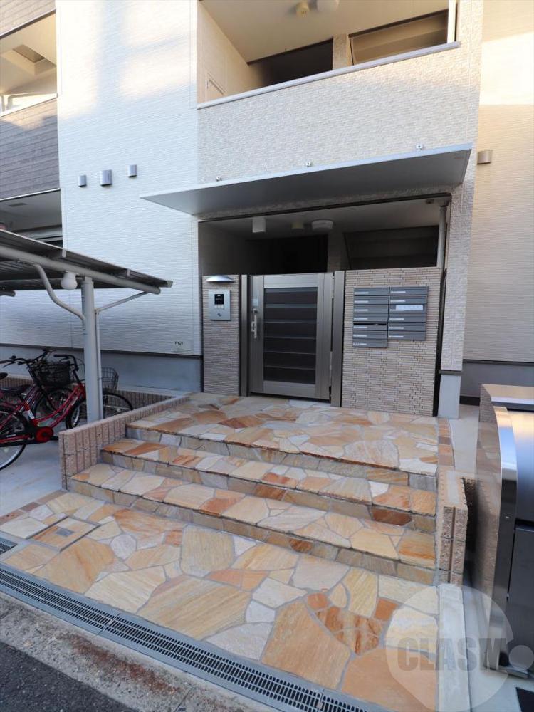 22/29 エントランス