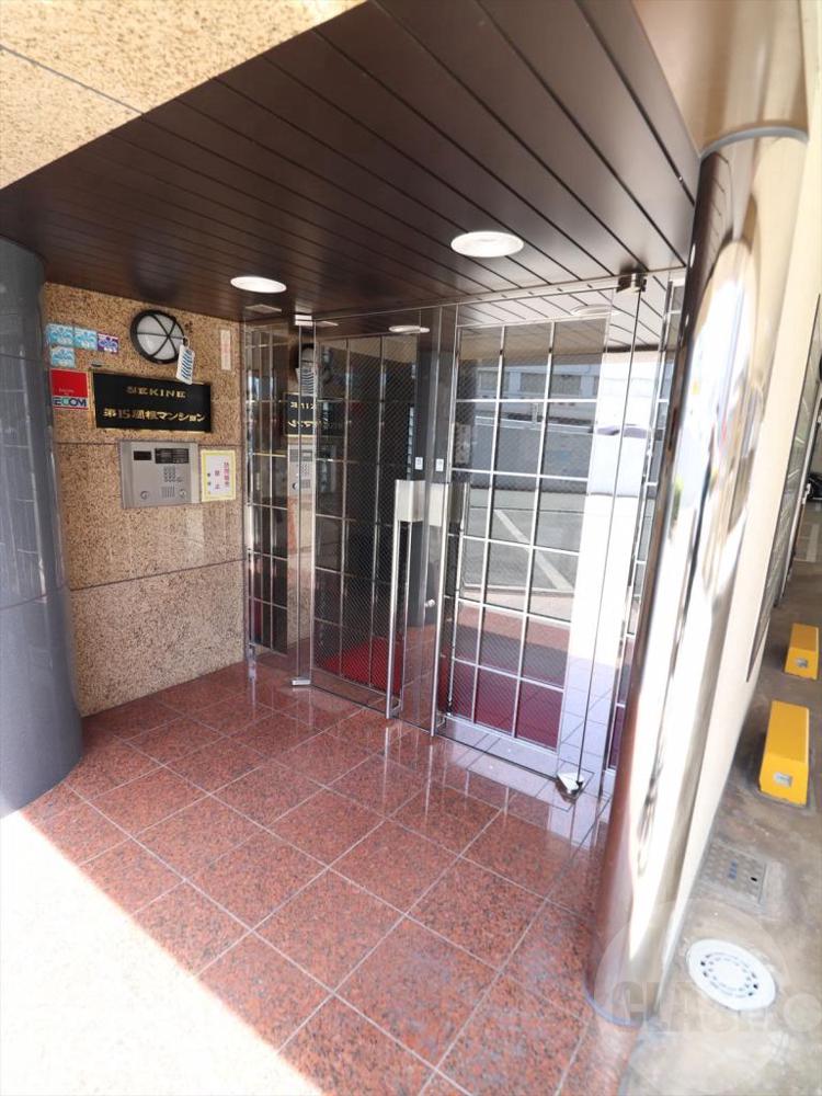 22/30 エントランス