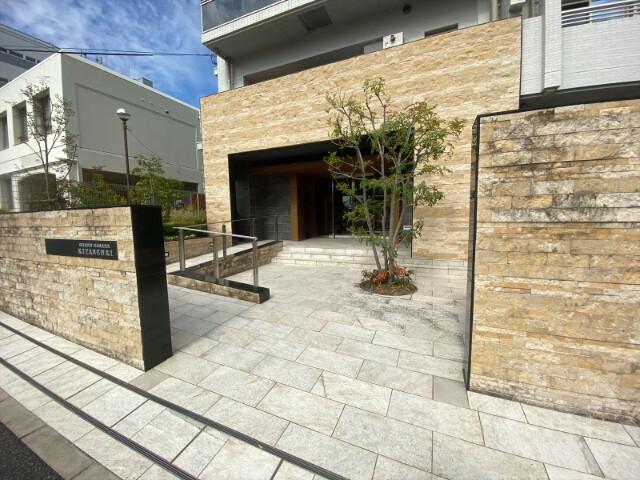 22/29 エントランス