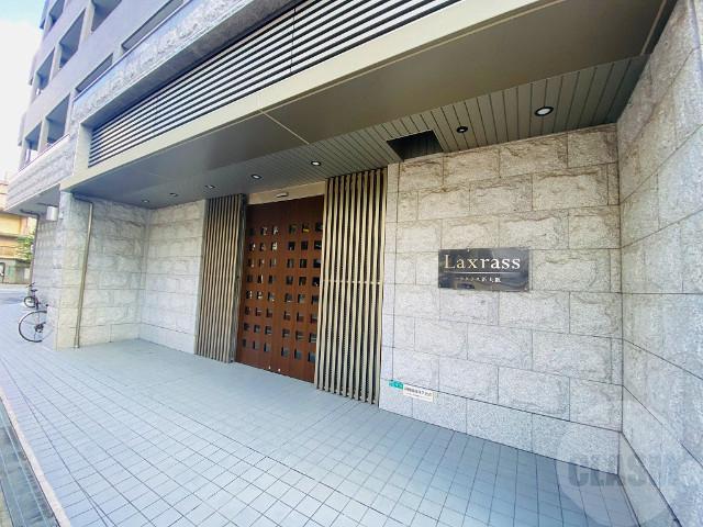 22/25 エントランス