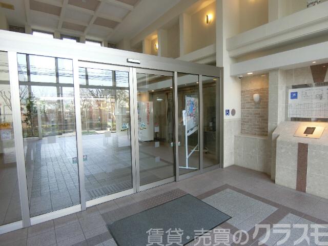 28/30 エントランス