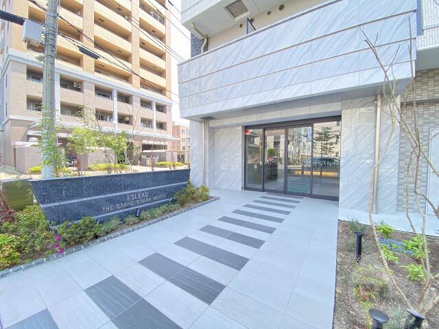 20/26 エントランス