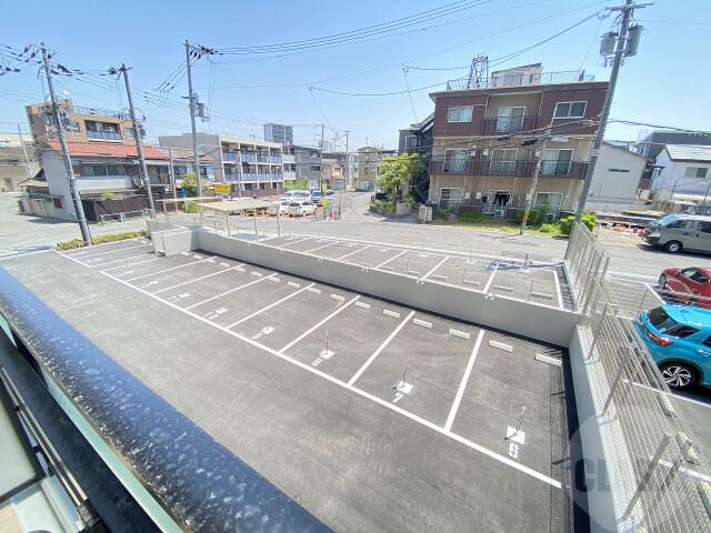 21/26 駐車場