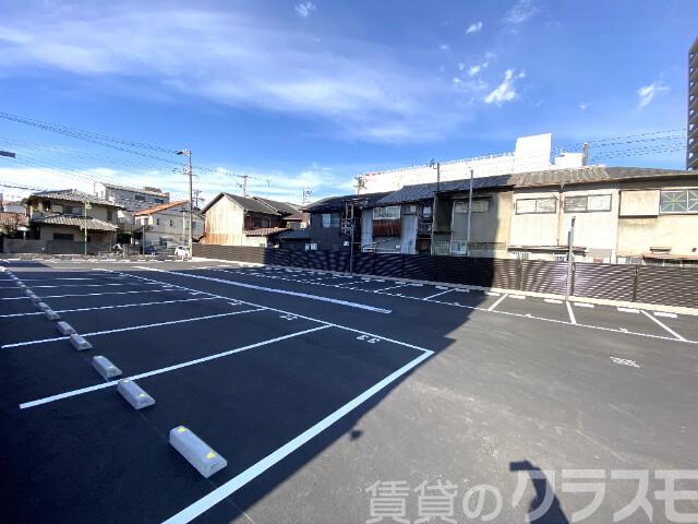 26/30 駐車場