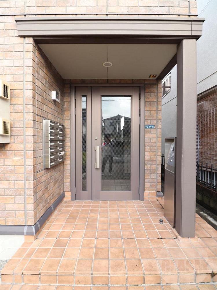 21/29 エントランス