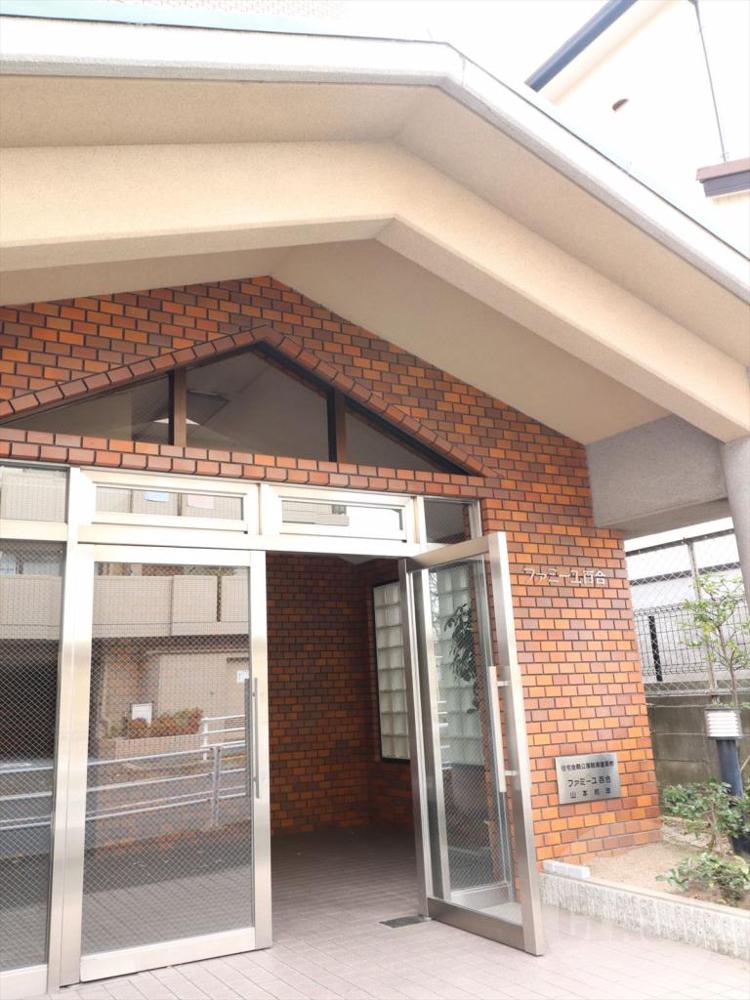 22/30 エントランス