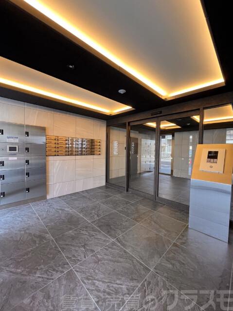 25/30 エントランス