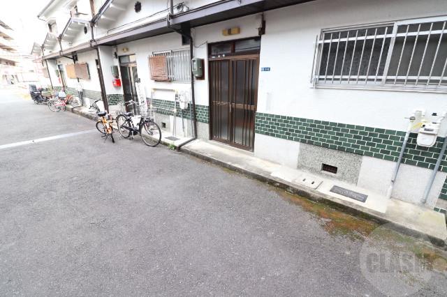 22/30 エントランス