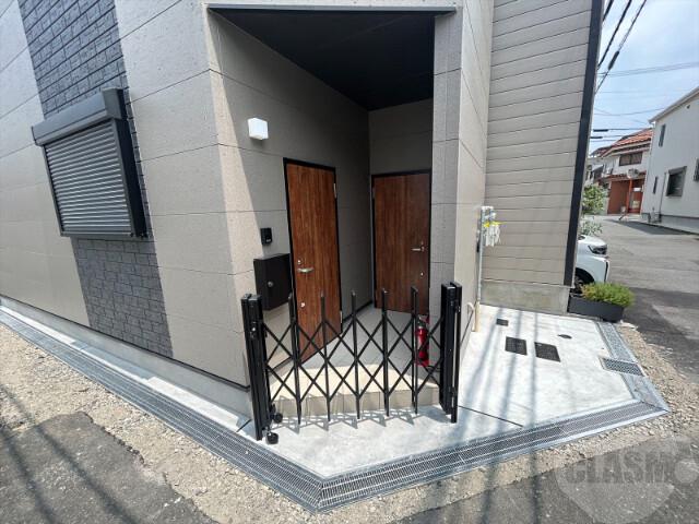 22/30 エントランス