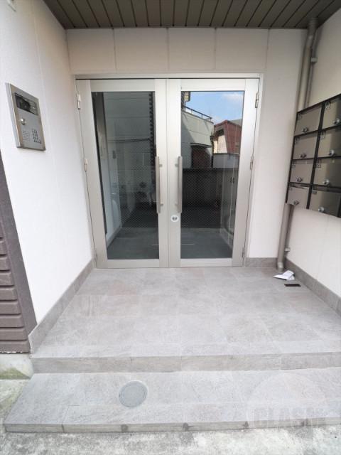 22/30 エントランス