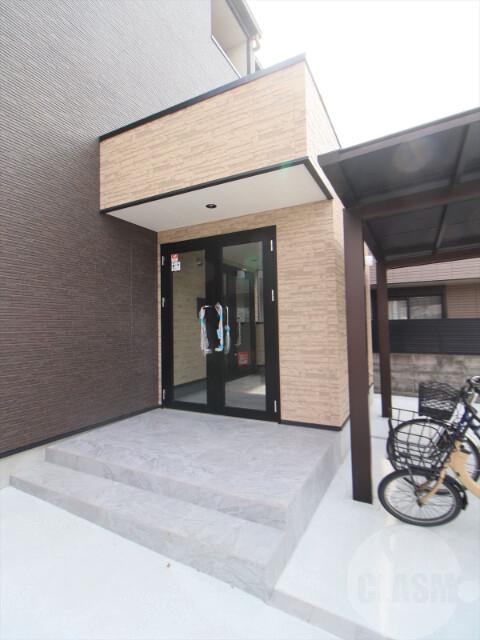 22/30 エントランス