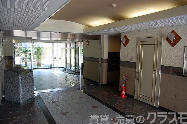 28/30 エントランス