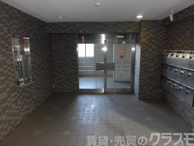 28/30 エントランス