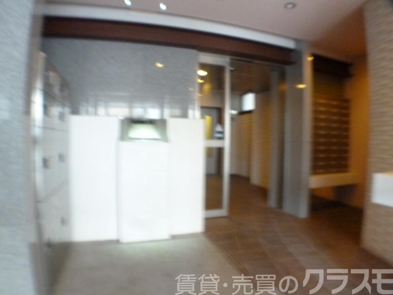 28/30 エントランス