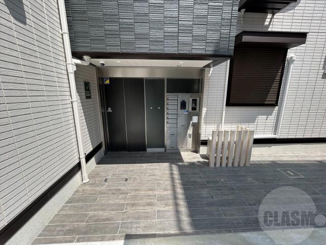 22/30 エントランス