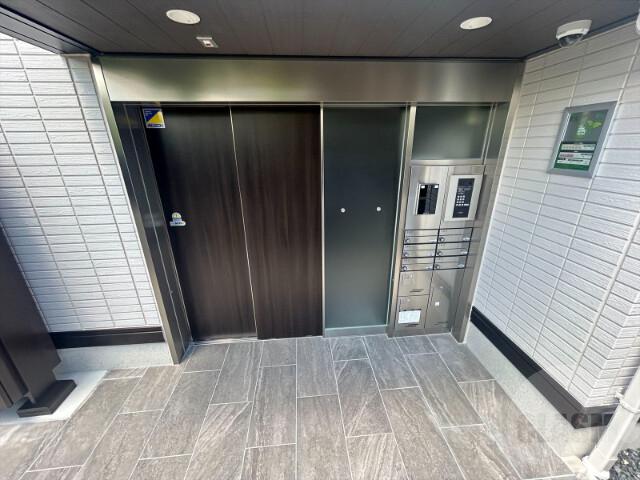 22/29 エントランス