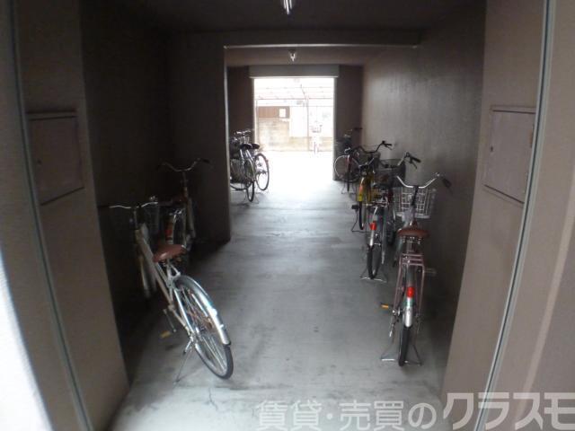 28/30 エントランス