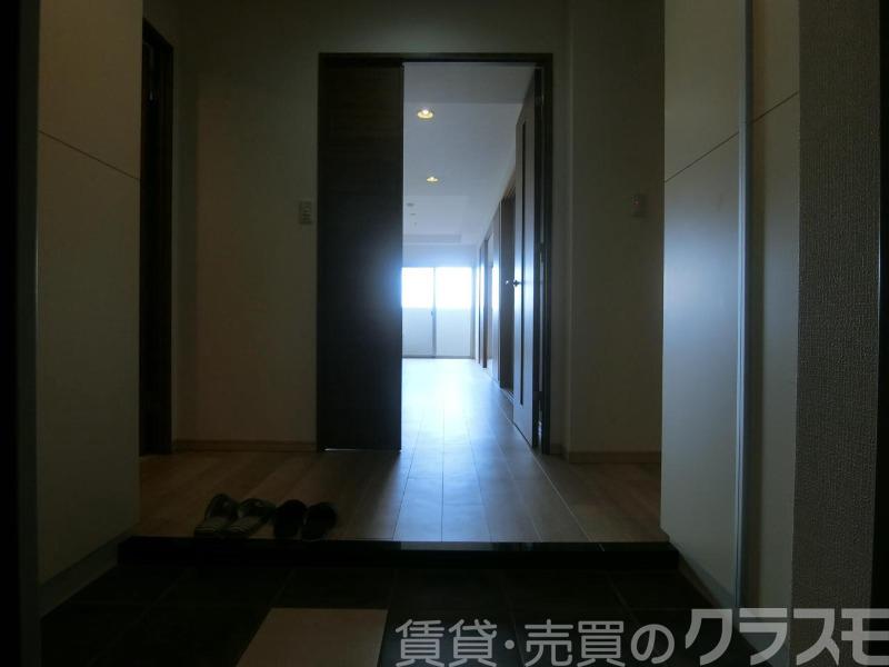 16/30 玄関