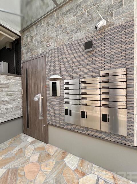 19/30 エントランス