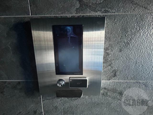 22/29 エントランス