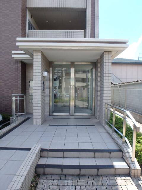 25/30 エントランス