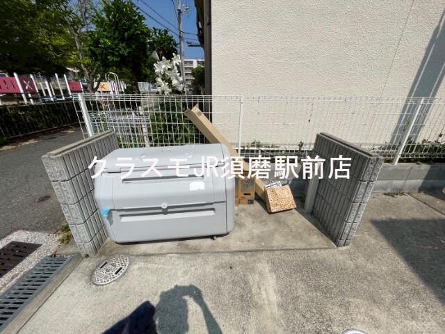 27/30 エントランス