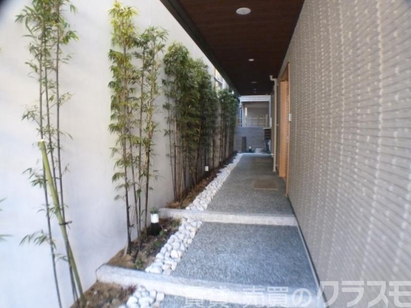 30/30 エントランス