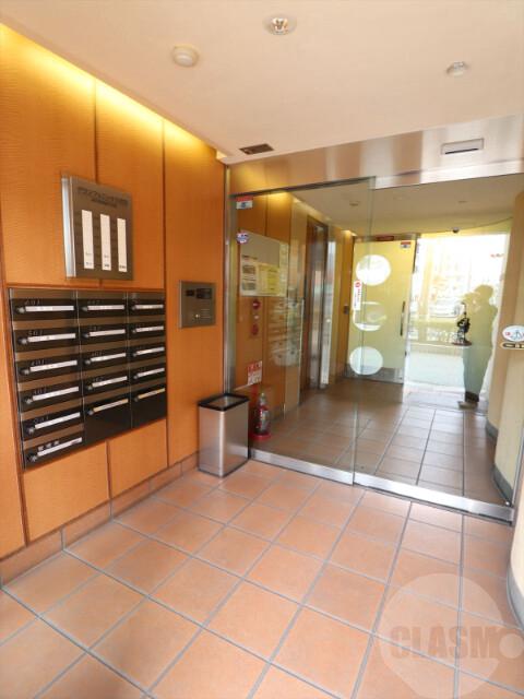 22/30 エントランス