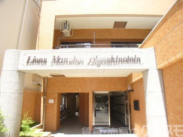 2/2 エントランス