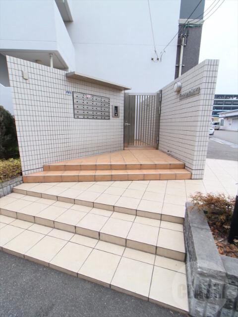 22/29 エントランス