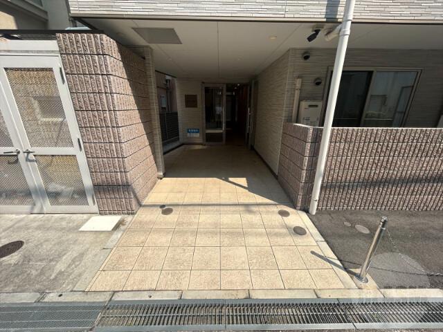 22/30 エントランス