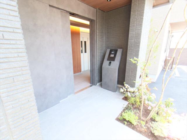 22/29 エントランス