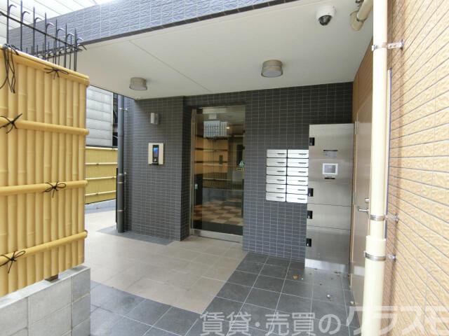 2/4 エントランス