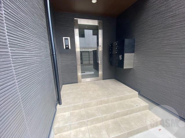 22/29 エントランス