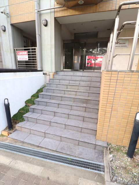 22/30 エントランス