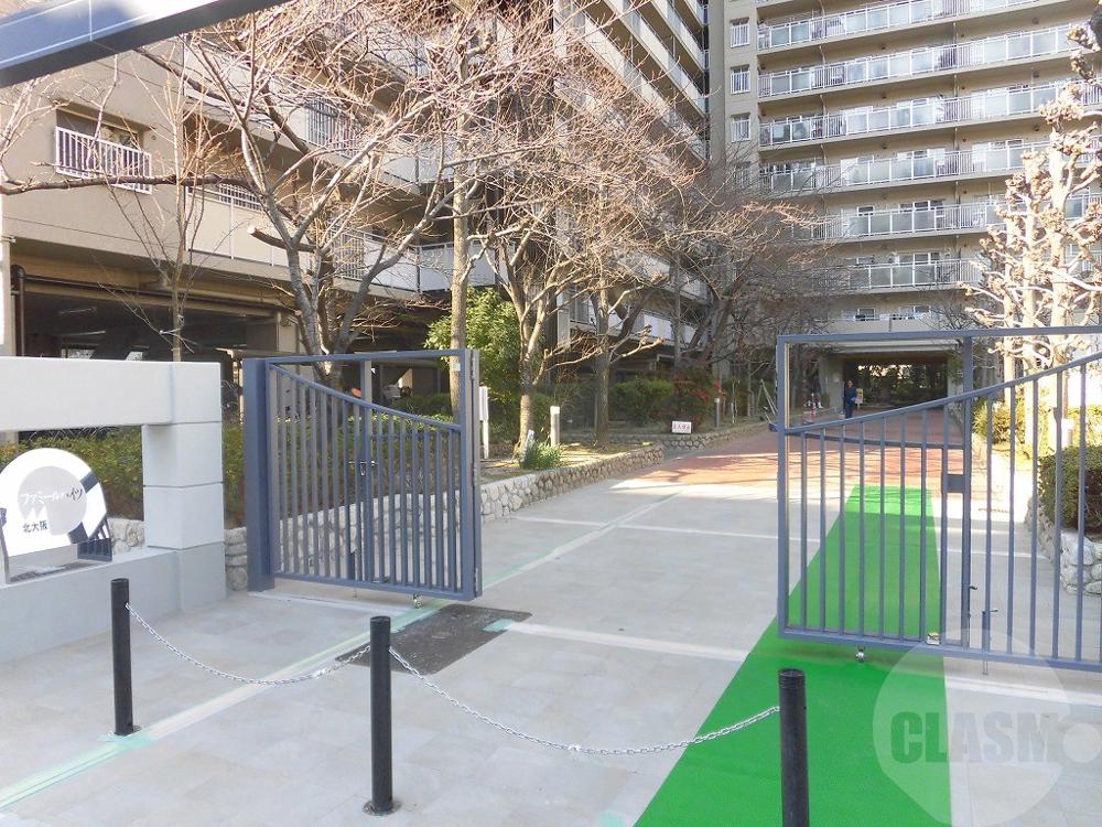 20/30 エントランス