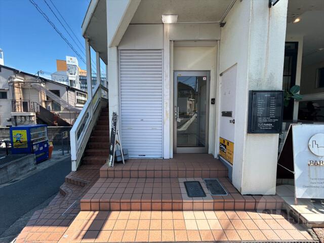 22/30 エントランス