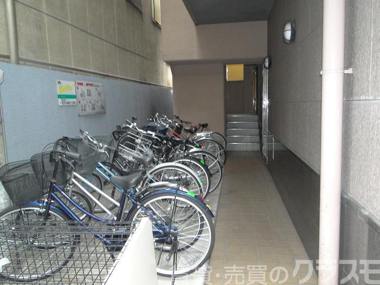 28/30 エントランス